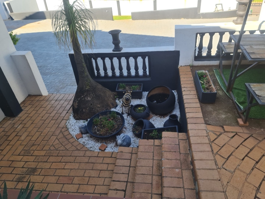 4 Bedroom Property for Sale in Safari Gardens North West